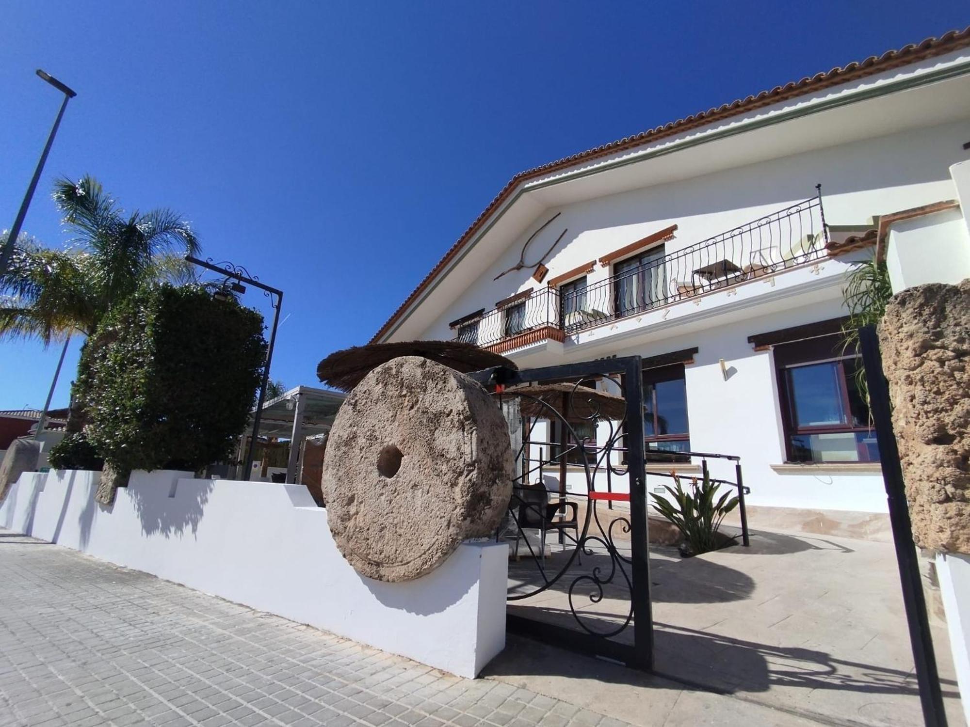 Hostal Espai Mediterrani Puebla de Vallbona Ngoại thất bức ảnh