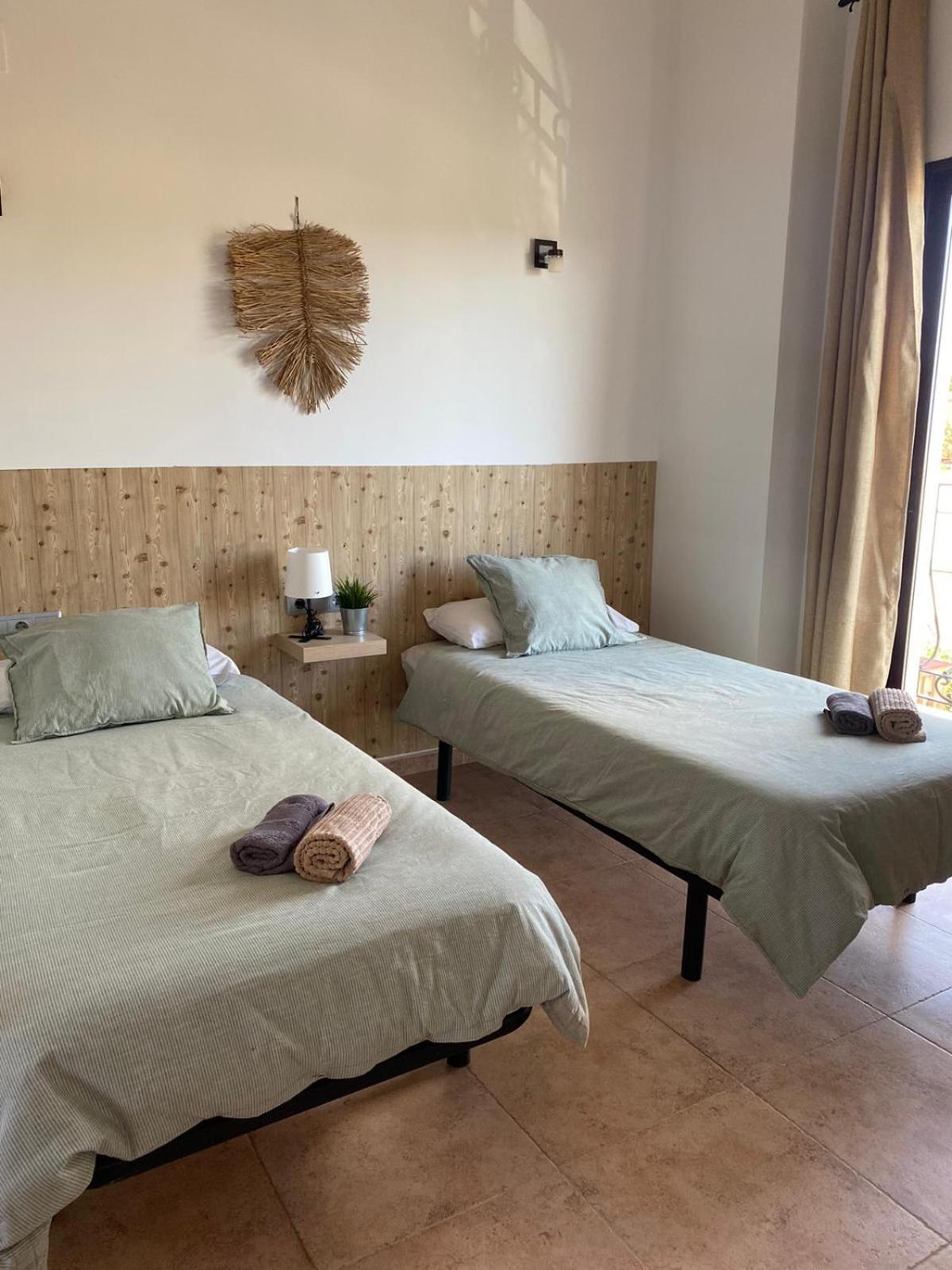 Hostal Espai Mediterrani Puebla de Vallbona Ngoại thất bức ảnh