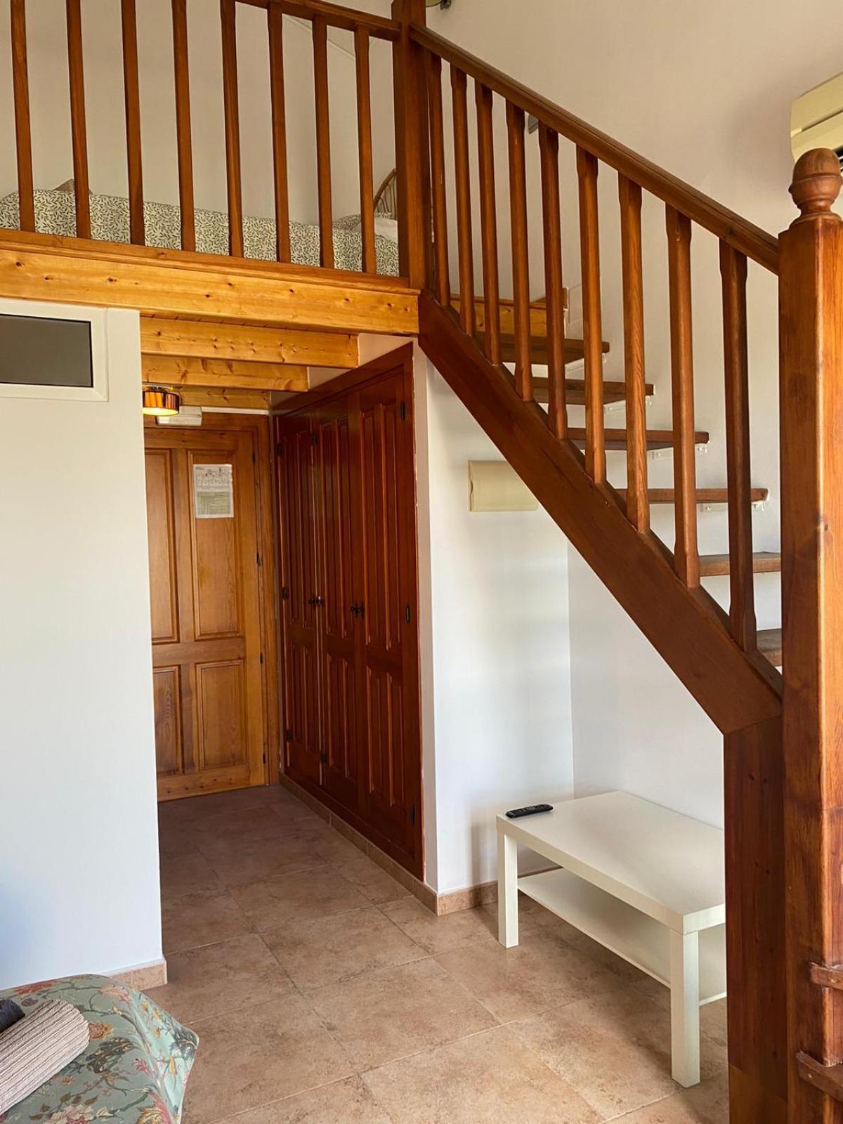Hostal Espai Mediterrani Puebla de Vallbona Ngoại thất bức ảnh