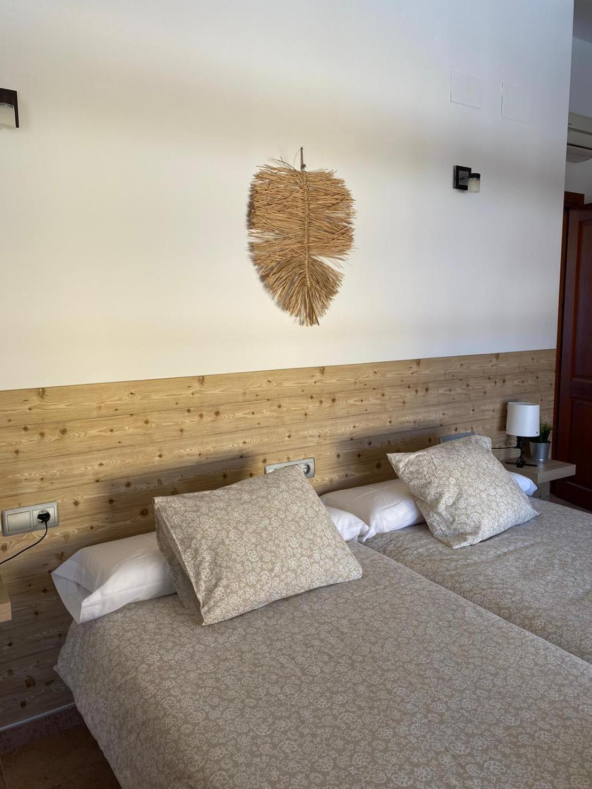 Hostal Espai Mediterrani Puebla de Vallbona Ngoại thất bức ảnh